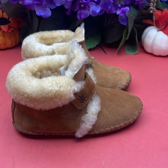 Ugg boots SZ 9/10 T - Picture 2 of 7
